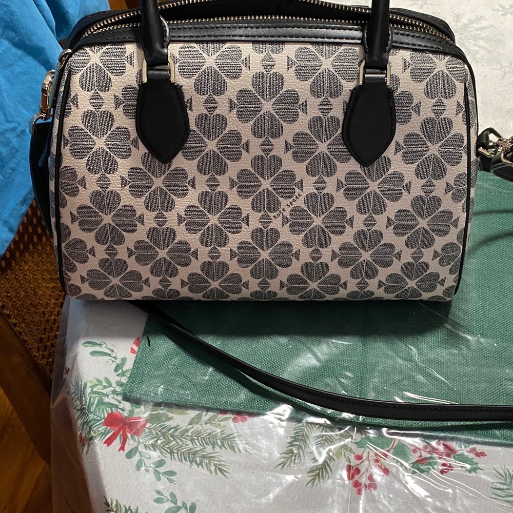 Kate Spade Black and Cream Satchel - Picture 4 of 10